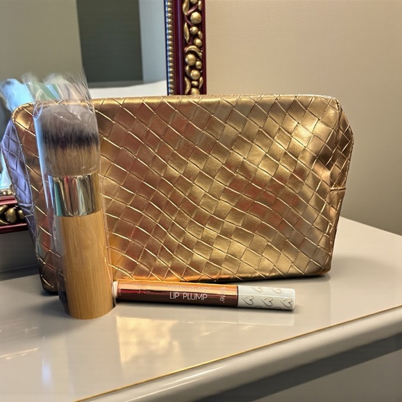tarte Other - Tarte New & Sealed Beauty Bundle – Cosmetic Pouch, Brush & Lip Plump